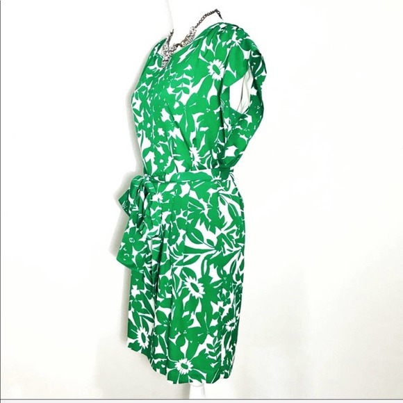 Eliza J Flutter Sleeve green Floral belted Dress - Picture 5 of 7